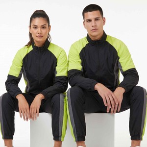 Ensemble coupe-vent unisexe d'extérieur en nylon imprimé pour l'automne, idéal pour le cyclisme et la course à pied, avec capuche, vente en gros usine - Product Image 4