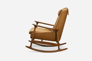 Sillón mecedora de cuero estilo escandinavo con base de madera maciza – Silla de diseño para espacios interiores modernos y salones - Product Image 2