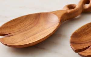 Ensemble de cuillères à salade en bois, poli à la main, design nordique, finition naturelle, pour la restauration et la cuisine - Product Image 2