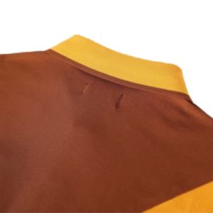 Polo Iota Premium 63 Marron Doré – Vêtement Grec Élégant pour Fraternité – Coupe Classique Décontractée - Product Image 4