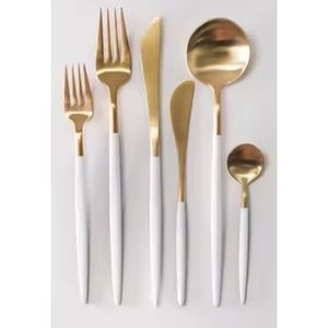 Ensemble de couverts minimalistes en or avec manche blanc, résistant au lave-vaisselle, en métal, pour les dîners de mariage - Product Image 1