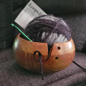 Bol à fil en bois, apprécié des tricoteuses pour une alimentation stable en fil, moins d'emmêlements et un flux de tricot calme et organisé - Product Image 3