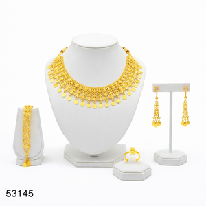 MOLL JEWELLERS Élégant Ensemble Collier et Pendentif Assorti pour Femme en Laiton Massif Plaqué Or avec Zircon Naturel, Design Feuille Tendance pour Mariage - Product Image 3