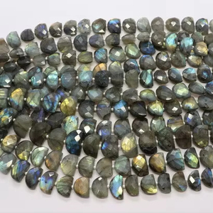 Perles fantaisie facettées en forme de D en labradorite bleue naturelle chatoyante, perles de pierres précieuses en labradorite, perle fantaisie en labradorite de forme rare - Product Image 1
