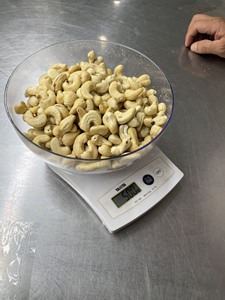 Đầu tiên tỷ lệ các loại hạt và hạt nhân hạt điều Việt Nam Xuất xứ ngon giòn số lượng lớn bao bì mẫu miễn phí như ăn nhẹ lành mạnh + 84 865216698 - Product Image 6