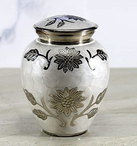 Urne funéraire pour adultes avec détails artistiques pour les cendres, idéale pour les cérémonies funéraires et les moments commémoratifs précieux. - Product Image 2