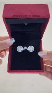 Boucles d'oreilles clous halo en diamant de laboratoire rond 1 carat : Bijoux de mariée en or blanc 14 carats - Product Image 3