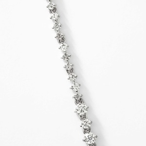 Collier moderne en or blanc 14 carats avec filigrane ouvert, diamant de laboratoire taille marquise 4,00 ct, certifié IGI, plaqué argent, élégant et luxueux - Product Image 4