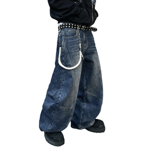 Jean en denim bleu foncé pour homme, coupe large et ample, respirant, délavé, style décontracté streetwear, avec détail de chaîne sur les poches, type pantalon de charpentier - Product Image 5