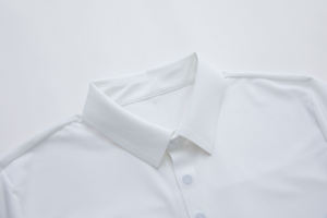 เสื้อโปโลแขนสั้นสีขาวสำหรับผู้ชาย ทรงปกติ สีพื้น ผ้าฝ้ายปิเก้ สไตล์ลำลอง - Product Image 3