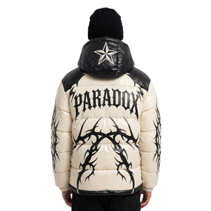 Blouson matelassé pour homme, style streetwear, avec capuche, motif graphique, coupe-vent, en nylon rembourré, manches côtelées, coloris crème et noir, modèle Heavy Deluxe - Product Image 2