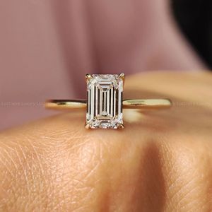 Anillo de Diamantes de Plata 925 de Alta Joyería, Corte Esmeralda de 1.00 a 2.00 CT, Color E, Claridad VS, Estilo Solitario para Mujer, Regalo de Compromiso Nupcial - Product Image 5