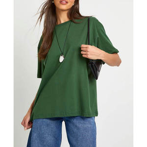 เสื้อยืดแขนสั้นคอกลมทรงโอเวอร์ไซส์สำหรับผู้หญิง สีเขียวล้วน ผ้าฝ้าย 100% ทรงหลวม ระบายอากาศได้ดี เป็นมิตรกับสิ่งแวดล้อม ตกแต่งด้วยผ้าแบบ Patchwork - Product Image 2
