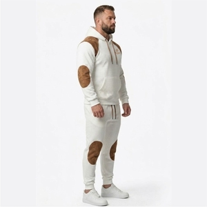 Chándal de punto gofrado texturizado premium para hombre con detalles de gamuza - Product Image 4
