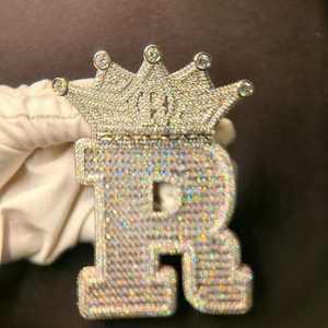 Bijou Hip Hop de Luxe en Argent, Lettre Initiale R Couronne Entièrement Sertie de Moissanite VVS Taille Brillant, Testée au Diamant, pour Fiançailles - Product Image 3