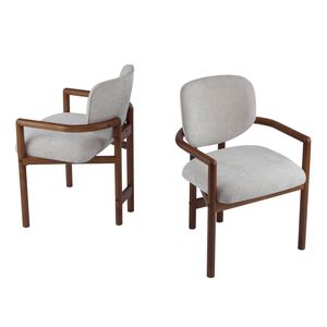Juego de 2 Sillas de Comedor Tapizadas en Beige con Brazos, Capacidad de Peso de 300 LBS, Asientos con Detalles en Madera de Caucho y Cubierta de Tela - Product Image 5