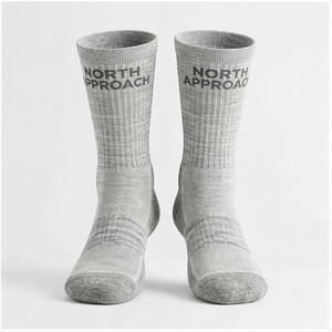 Chaussettes de randonnée respirantes North Approach Crew Socks grises pour adultes, saison printemps - Product Image 1