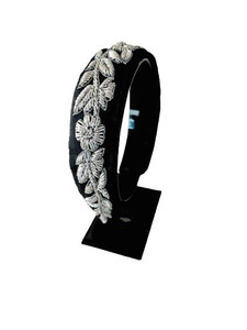 Élégant accessoire de mode artisanal haut de gamme en perles florales et cristaux, large, personnalisable, confortable et léger, avec perles. - Product Image 5