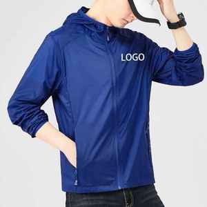 Veste coupe-vent à capuche pour homme, couleur unie, polyester, fermeture éclair, logo sur le devant, vêtements d'extérieur décontractés pour l'automne - Product Image 1