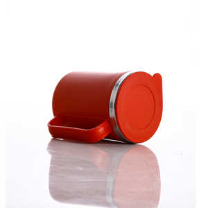 ¡Taza de cerámica con tapa de silicona para tu cumplido diario! - Product Image 4