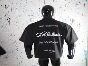 Camiseta negra extragrande 100% algodón Finer Threads estilo streetwear de primera calidad para hombre con estampado serigrafiado - Product Image 5