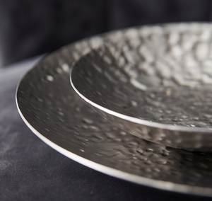 Plateau en métal texturé à surface granulée, design de surface texturée, pour cuisine et salle à manger, fournisseur pour commandes en gros - Product Image 4