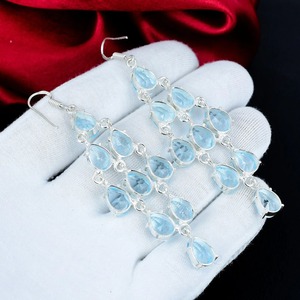 Boucles d'oreilles pendantes en argent sterling 925 avec topaze bleue suisse, bijoux faits main par un créateur, cadeau de pierre de naissance en topaze bleue suisse pour femme - Product Image 1
