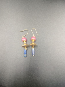 Pendientes de Aro Minimalistas Amaira Jewels, Chapados en Oro, con Perlas de Agua Salada, Diseño para Parejas, Corte Brillante, Color Azul Fantasía, Regalo para Fiesta - Product Image 6