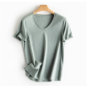 Camisetas Modernas Minimalistas al por Mayor, Camisetas de Verano de Algodón con Cuello en V para Mujer, Camisetas Lisas Teñidas con Bloques de Color Elegantes - Product Image 1