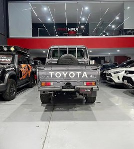CUATRO Land Cruiser 76 4.5 Station-Wagon S79 LX 40TH ANNIVERSARY 2023, Autos Usados en BUEN ESTADO para USO GENERAL - Product Image 3