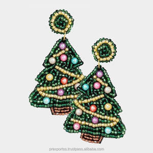 Boucles d'oreilles créoles unisexe faites main, style bohème, en perles de rocaille, motif ballon de football, pour fête, jour de match et occasions festives - Product Image 2