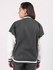 Vestes universitaires pour femmes de qualité supérieure, sur mesure, pour le streetwear, vente en gros, nouvelle tendance, logo personnalisé, nouvelles vestes universitaires à la mode - Product Image 5