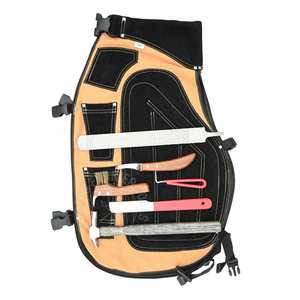 Tablier de fermeur professionnel en cuir avec couteau à sabots courbé, râpe double face, marteau à sabots et brosse métallique - Product Image 1