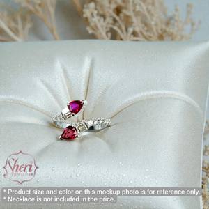 แหวนงูเพชรทรงลูกแพร์ประดับทับทิมธรรมชาติ ตัวเรือนทองคำขาว 18K สำหรับผู้หญิง จากเชอรี่ จิวเวลส์ เหมาะสำหรับงานปาร์ตี้ - Product Image 3