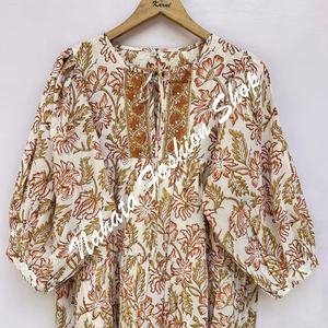 Nouveauté Robe longue en coton imprimé de fleurs dorées et rouges pour femmes, manches 3/4 avec cravates en coton, mini robe d'été pour femmes - Product Image 1