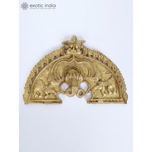 Colgante de pared elegante de latón Kirtimukha Prabhavali de 12 pulgadas para el hogar, oficinas y artículos decorativos para templos hechos en la India - Product Image 1