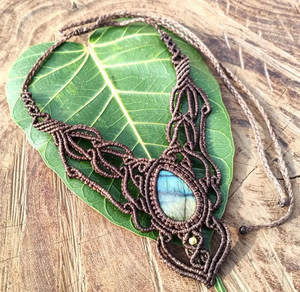 Collar de Macramé Marrón Hecho a Mano con Piedra Preciosa de Labradorita, Gargantilla Boho, Conjunto de Joyería Curativa, Regalo - Product Image 1