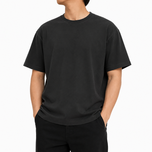 T-shirt noir oversize pour homme, anti-plis, col rond, manches courtes, en jersey de coton, personnalisable, style streetwear décontracté - Product Image 3