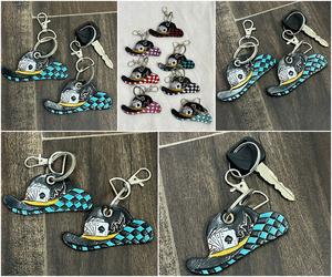 Porte-clés en cuir de vachette façonné à la main style western, motif chapeau et cartes à jouer, design carreaux Rodeo, cadeau souvenir en gros - Product Image 3