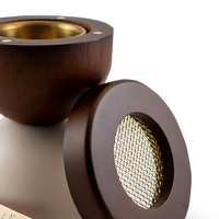 Brûleur d'encens en bois bicolore moderne en gros, encensoir de luxe en bois de manguier avec couvercle en maille et pinces dorées pour la décoration intérieure