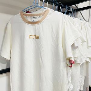 T-shirts blancs imprimés de dessins animés mignons en gros |   Col rond avec bordure contrastée |    Vêtements d'occasion comme neufs en vrac - Product Image 3