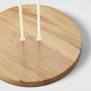 Support moderne pour porte-serviettes en métal blanc en forme de U avec base ronde en bois naturel - Product Image 6