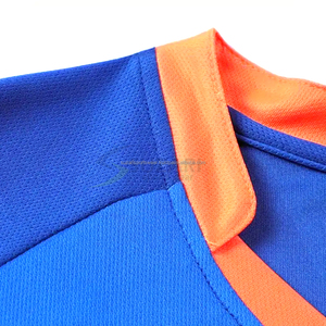 Tenues de football pour adultes à manches courtes, col en V, respirantes, écologiques, durables, extensibles, avec impression personnalisée du nom et du logo de l'équipe - Product Image 3