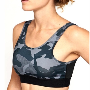 Soutien-gorge de sport camouflage pour femme, dos nageur, maintien moyen, avec empiècements en maille respirante, idéal pour l'entraînement et le fitness - Product Image 4