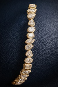 กำไลข้อมือเพชรทรงมาร์คีส์สีเหลืองทองสำหรับผู้หญิง ได้รับการรับรองจาก GIA เครื่องประดับหรูหราสำหรับงานแต่งงาน - Product Image 3
