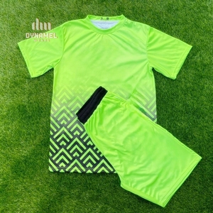 ชุดฟุตบอลชาย DYNAMEL WEARS แบบซับลิเมชั่น คอวี แขนสั้น ระบายเหงื่อได้ดี สีเขียว - Product Image 1