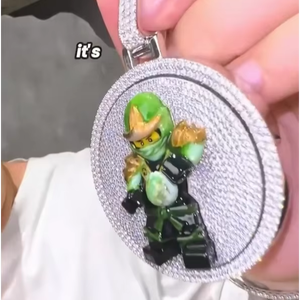 จี้ห้อยคอแบบสามมิติ ดีไซน์การ์ตูนฮิปฮอป งานศิลปะสั่งทำพิเศษ ประดับเพชรโมอิสซาไนต์ VVS เงินแท้ พร้อมโลโก้เลเซอร์ด้านหลัง  ผ่านการทดสอบเพชร เหมาะสำหรับทั้งชายและหญิง - Product Image 1