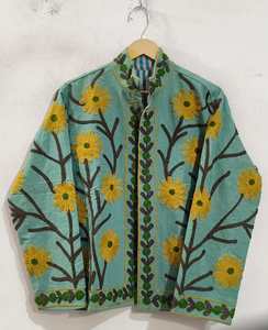 Chaqueta Boho con Bordado Floral de Margaritas, Cuello Alto, Manga Larga, Color Verde Azulado, Corte Holgado - Product Image 4
