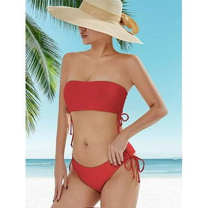Ensemble bikini rouge sans bretelles, haut côtelé, bas à nouer sur les côtés, maillot de bain deux pièces pour femme, couleur unie, haute élasticité, logo sur le devant - Product Image 3