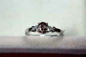 Bague en Alexandrite, pierre de naissance de juin, coupe ovale, pierre précieuse changeante de couleur, argent sterling, bague de naissance de juin pour cadeau - Product Image 3